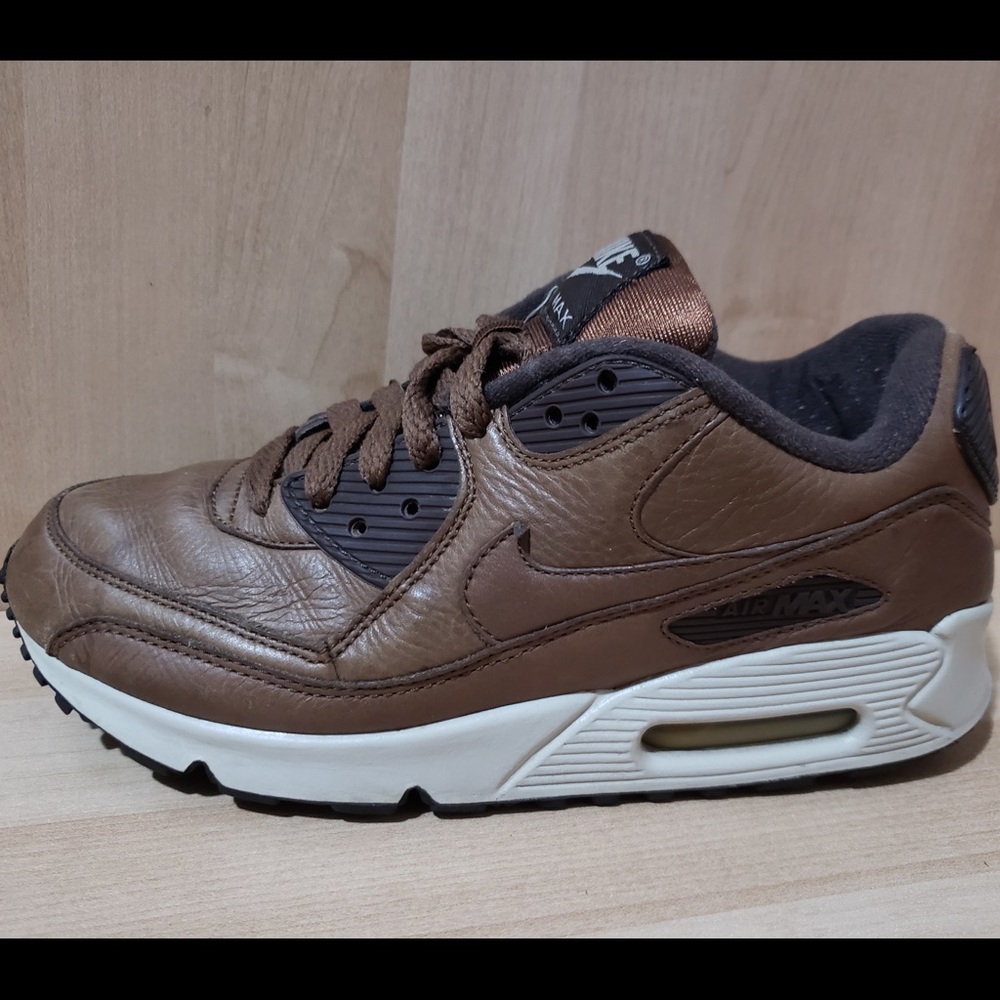 NIKE AIR MAX 90 Premium Youth size 6, Retro